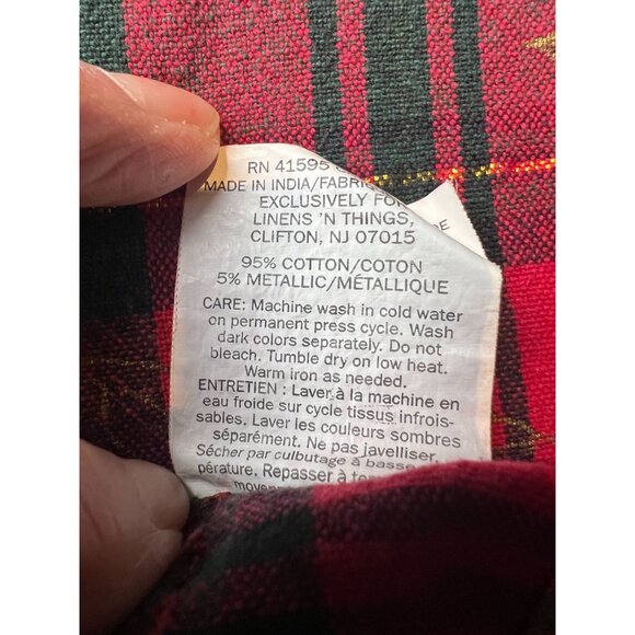 Christmas Table Cloth Red Metallic Plaid Rectangle 56x92 inch Seats 6-8 - Picture 6 of 11